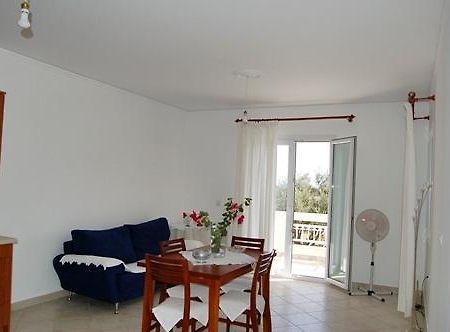 Villa Vourda Marathókampos Kamer foto